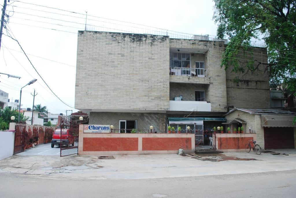 Charans Guest House Lucknow Dış mekan fotoğraf